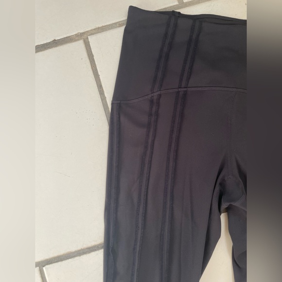 Fabletics High Waisted Navy Blue Ruffle Leggings - Picture 3 of 6